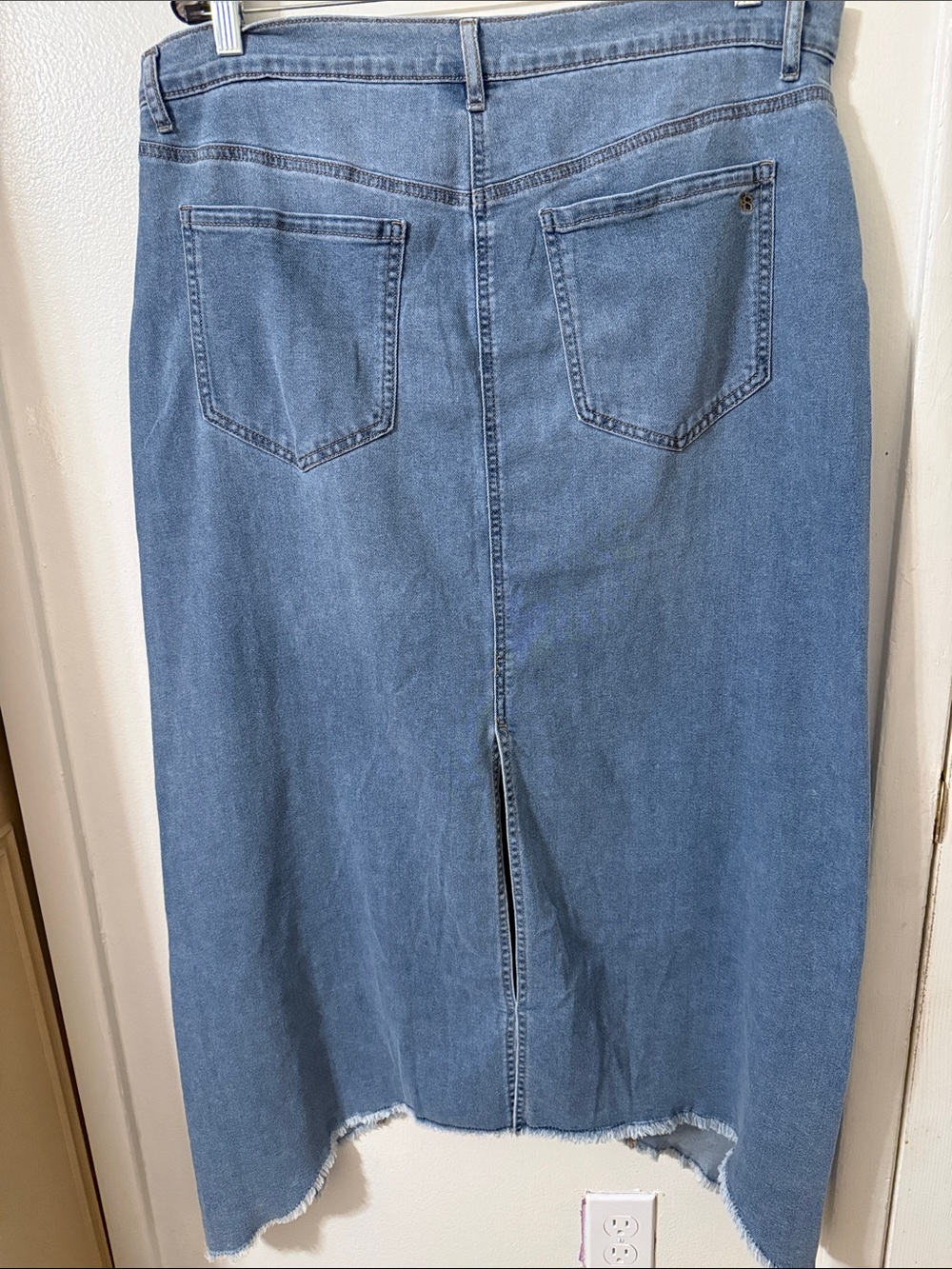 Jessica Simpson Light Blue Straight-Leg Jeans waist37 inch Length 41 - Picture 2 of 3